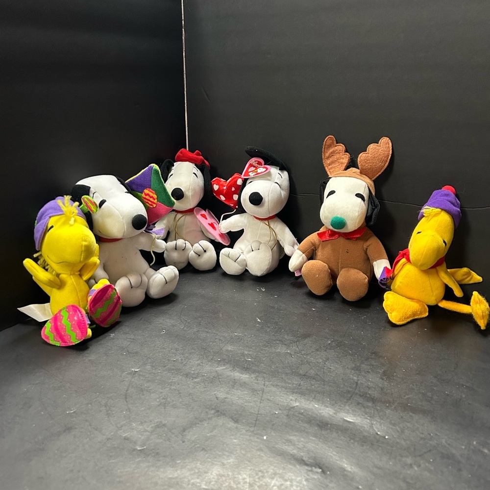 Peanuts Snoopy & Woodstock Plush Toy Set - Assorted Colors